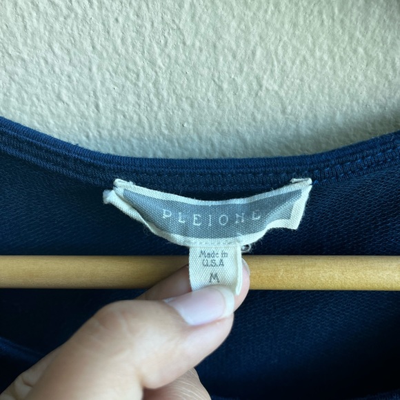 Pleione navy top - Picture 3 of 5